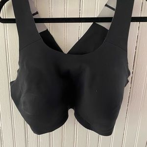 Brooks Dare Cross-back Run bra, Pullover black
